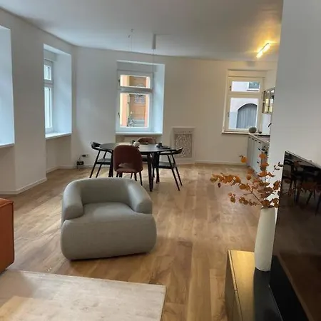 Stilvolle Mosel-ferienwohnung - Alte Apotheke In - Bis 5 Personen - 2 Schlafzimmer - Grosses Badezimmer *